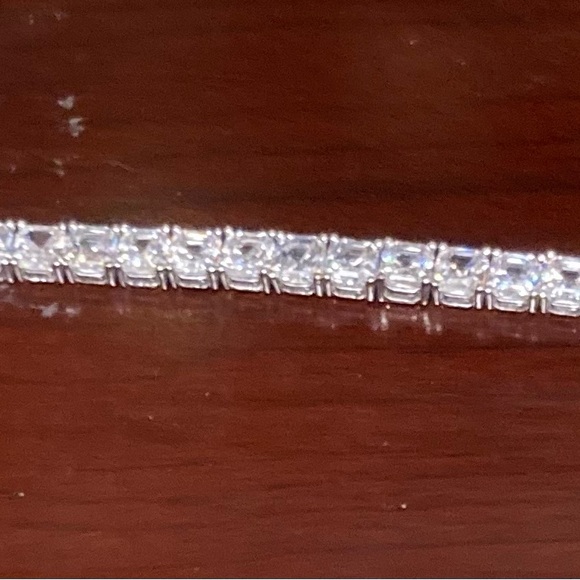 Elegant 925 Sterling Silver Tennis Bracelet - Picture 3 of 8